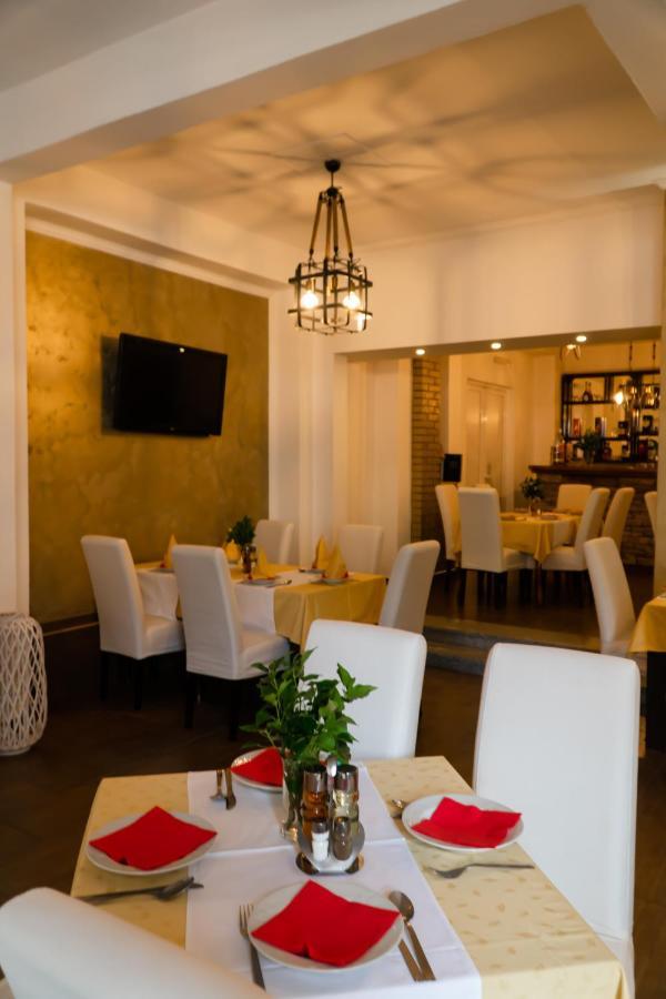 Apartments Stari Ribar 布德瓦 外观 照片