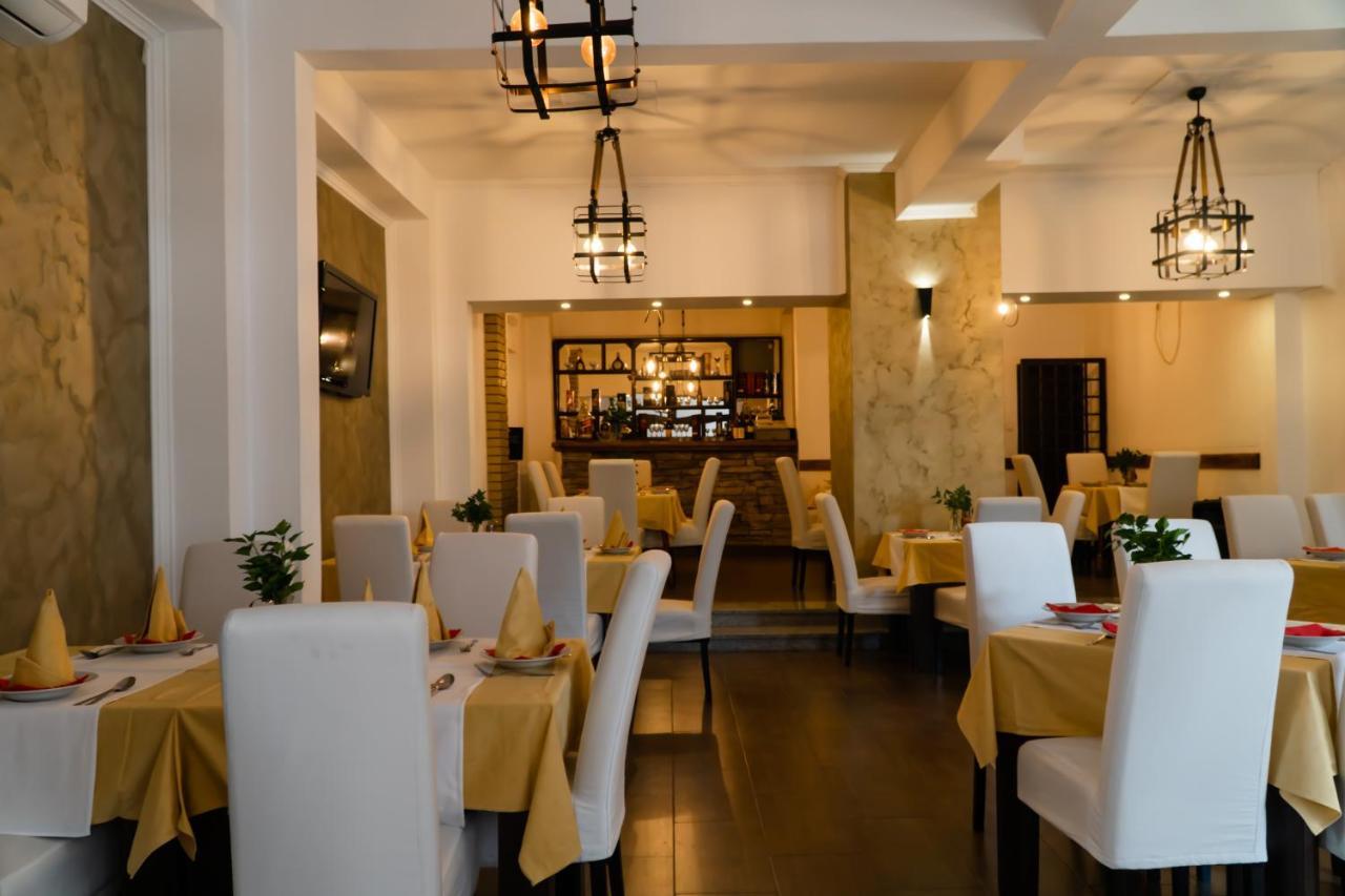 Apartments Stari Ribar 布德瓦 外观 照片
